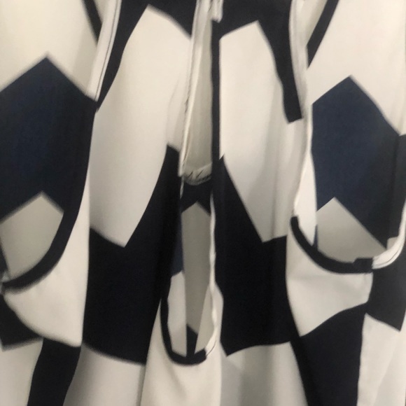 Ladies - Picture 3 of 4